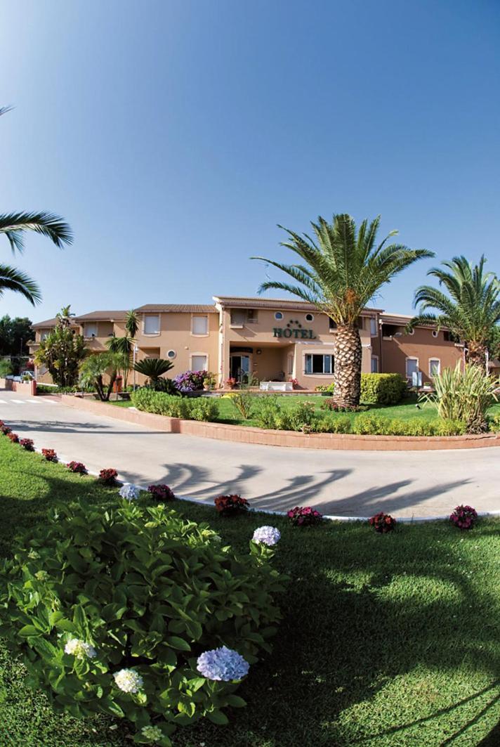 Residence Pace Village Tropea Bagian luar foto